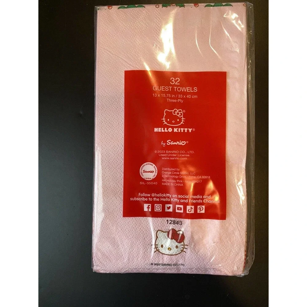 HELLO KITTY Holiday CHRISTMAS WREATHS 32 Guest Towels 3-Ply‎ Paper Party Napkins